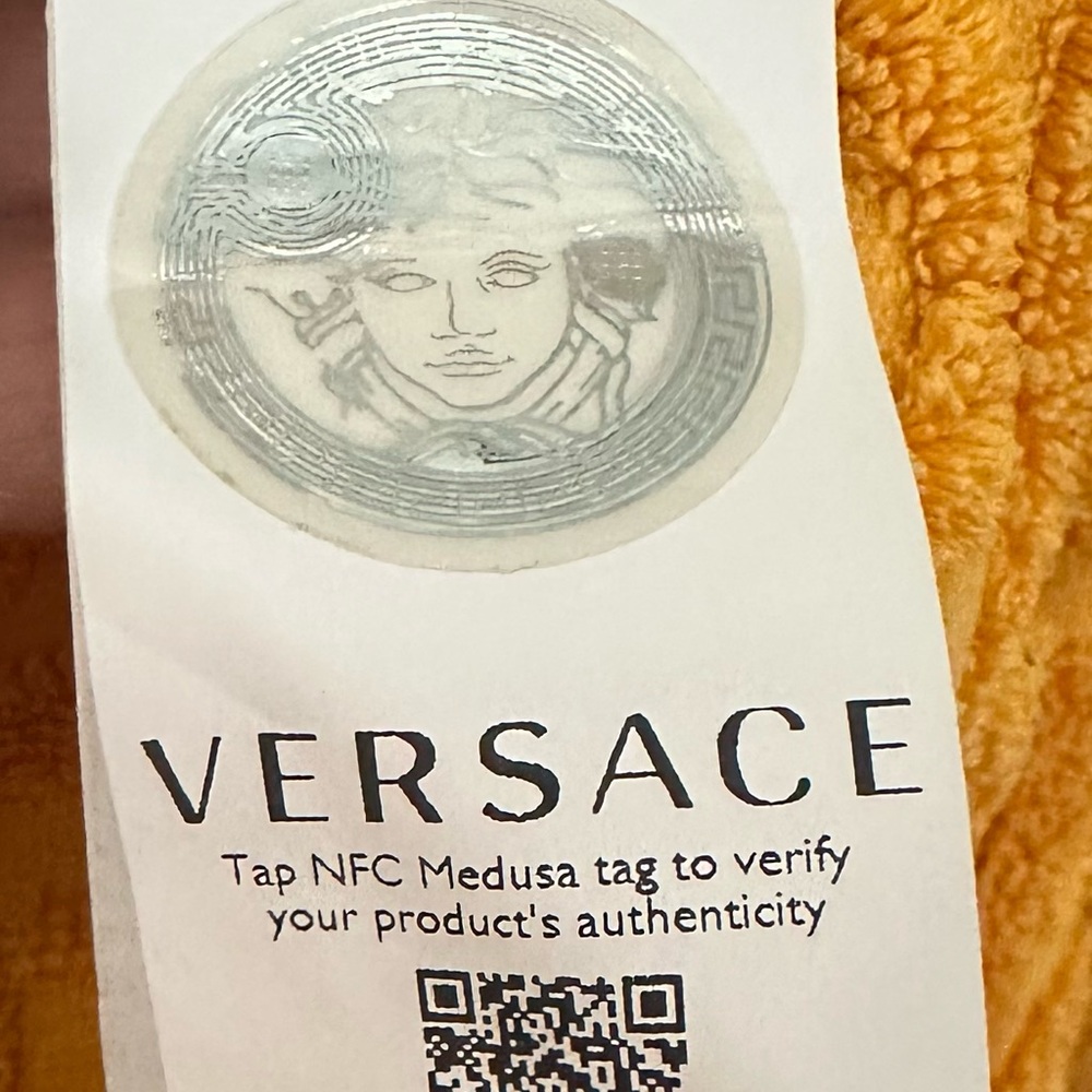 🔥Versace Gold Baroque Robe🔥 - Picture 9 of 11